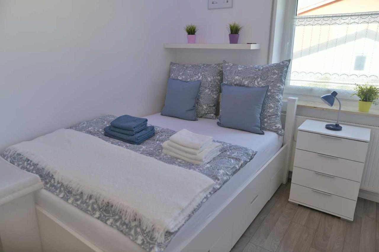 Moderne,helle und ruhige Wohnung zur Alleinnutzung Mindelheim Exterior foto