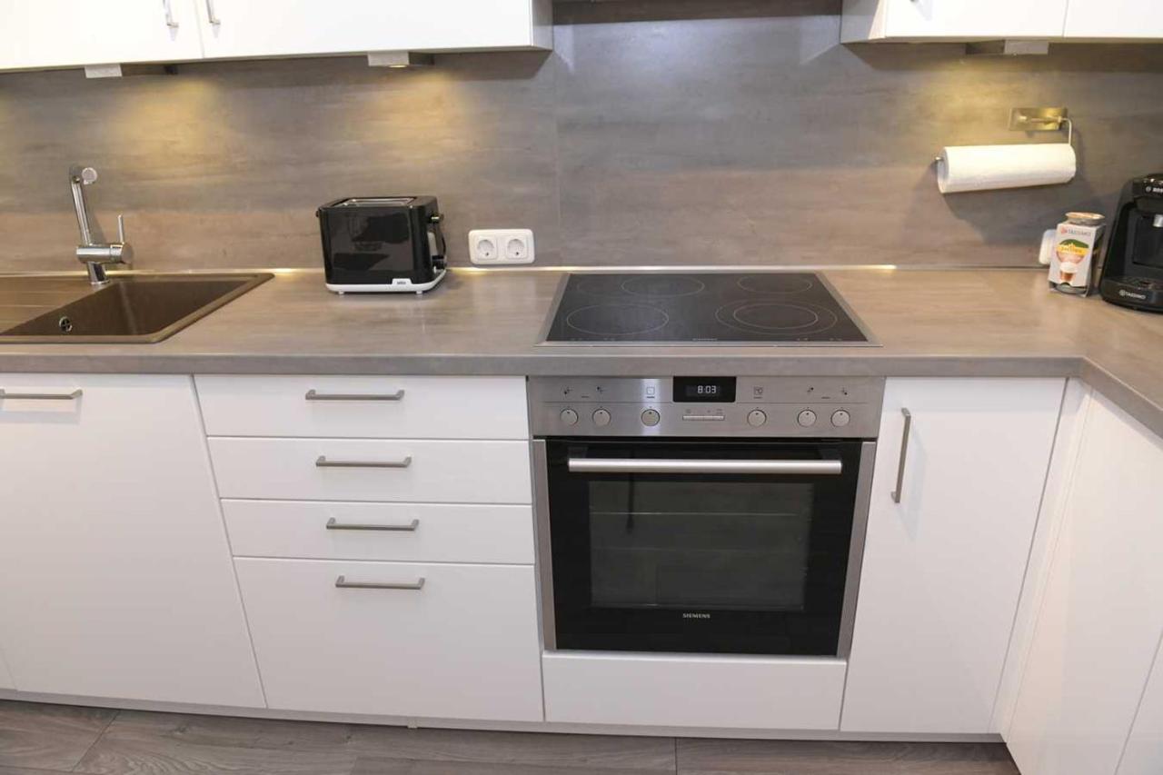 Moderne,helle und ruhige Wohnung zur Alleinnutzung Mindelheim Exterior foto