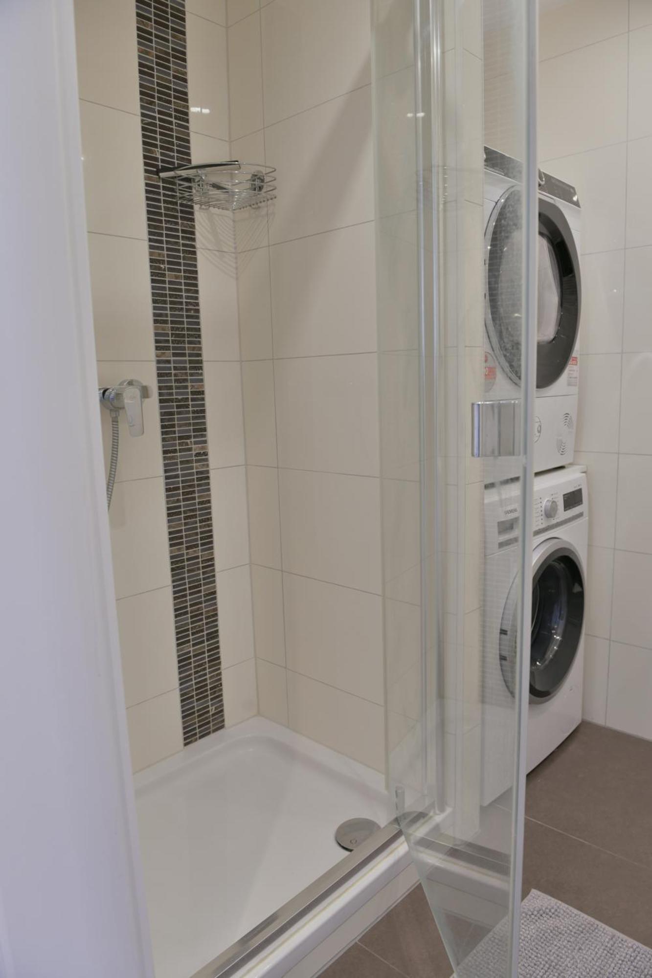 Moderne,helle und ruhige Wohnung zur Alleinnutzung Mindelheim Exterior foto