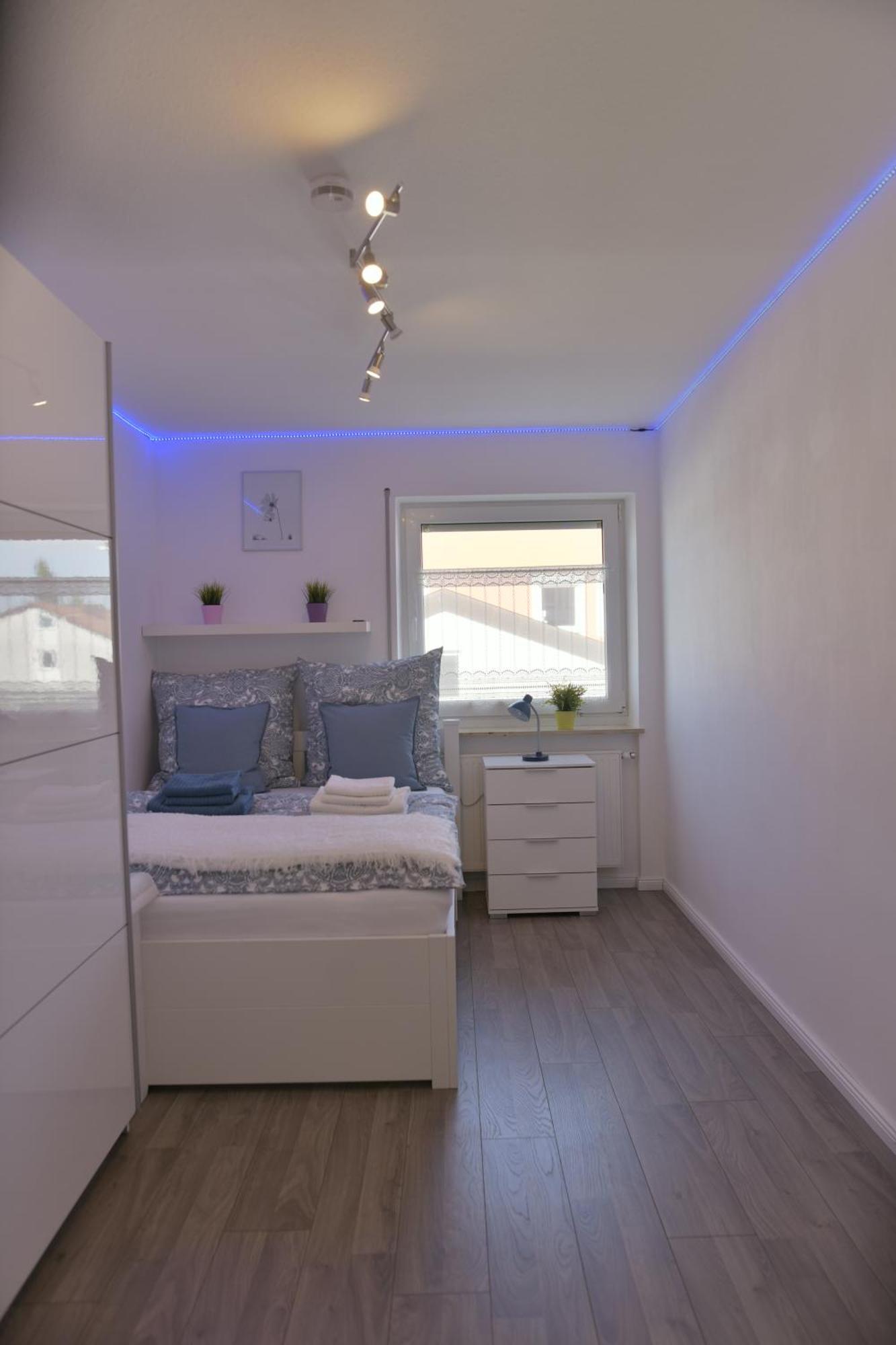 Moderne,helle und ruhige Wohnung zur Alleinnutzung Mindelheim Exterior foto